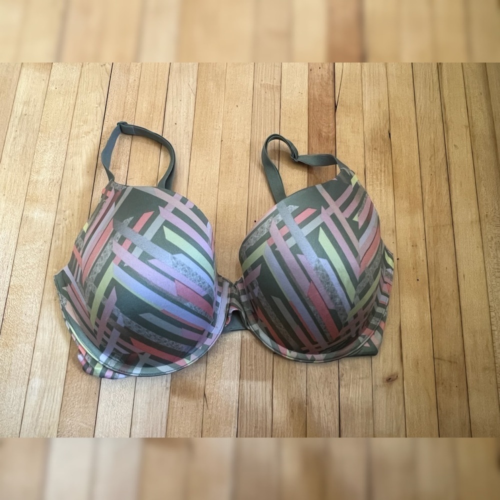 Victoria’s Secret‎ uplift semi Demi bra